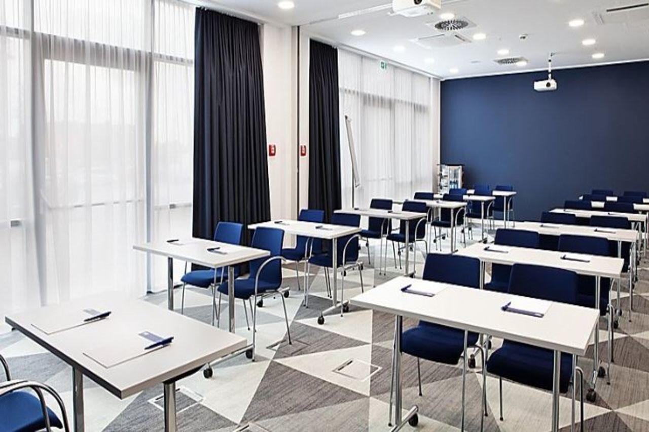 Holiday Inn Express - Sindelfingen By Ihg Exterior foto